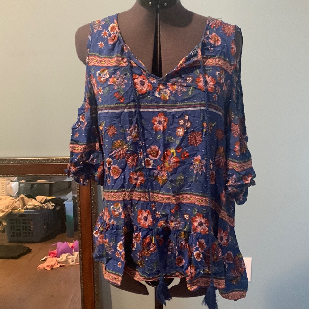 Blue floral Bo Ho Short sleeved top /large